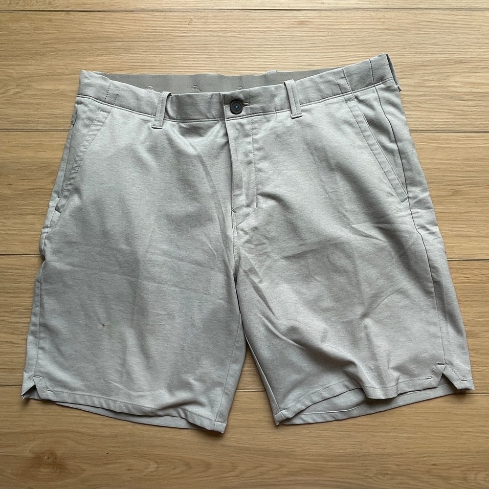 Tommy Bahama Boracay Mens Gray Performance Golf Shorts Size 35